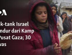 “Israel Mundur dari Kamp di Pusat Gaza; 30 Tewas” bisa diubah menjadi “Mundurnya Israel dari Kamp di Pusat Gaza, 30 Meninggal”