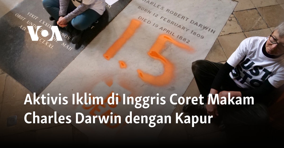 Aktivis Iklim Inggris Menyabot Makam Charles Darwin dengan Kapur